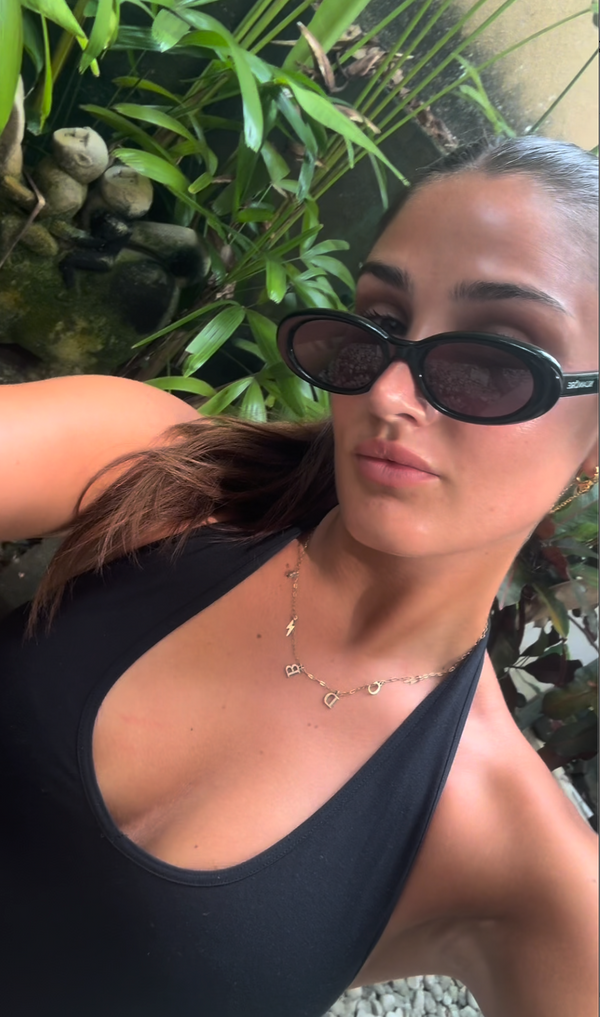 Die goldene Stunde fühlt sich anders an, wenn man die perfekten Sonnenbrillen hat. ✨☀️ #NuamoreVibes